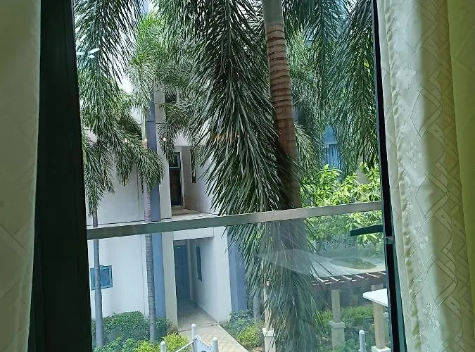 1br At Two Palmtree Across Airport Terminal 3 Apartment *