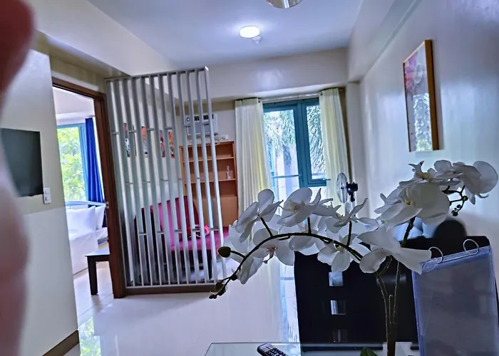 Apartment 1br At Two Palmtree Across Airport Terminal 3 *