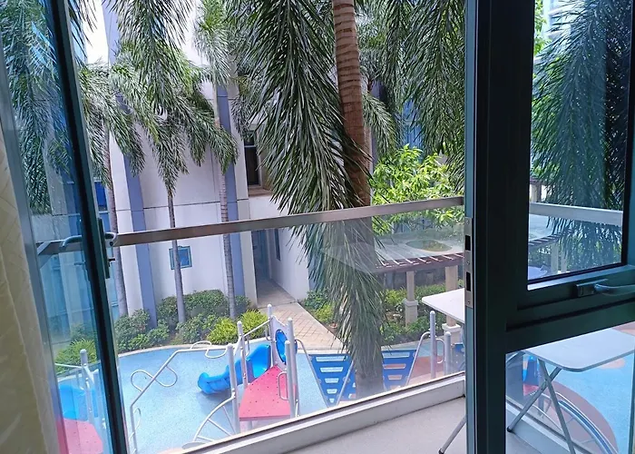 1br At Two Palmtree Across Airport Terminal 3 *